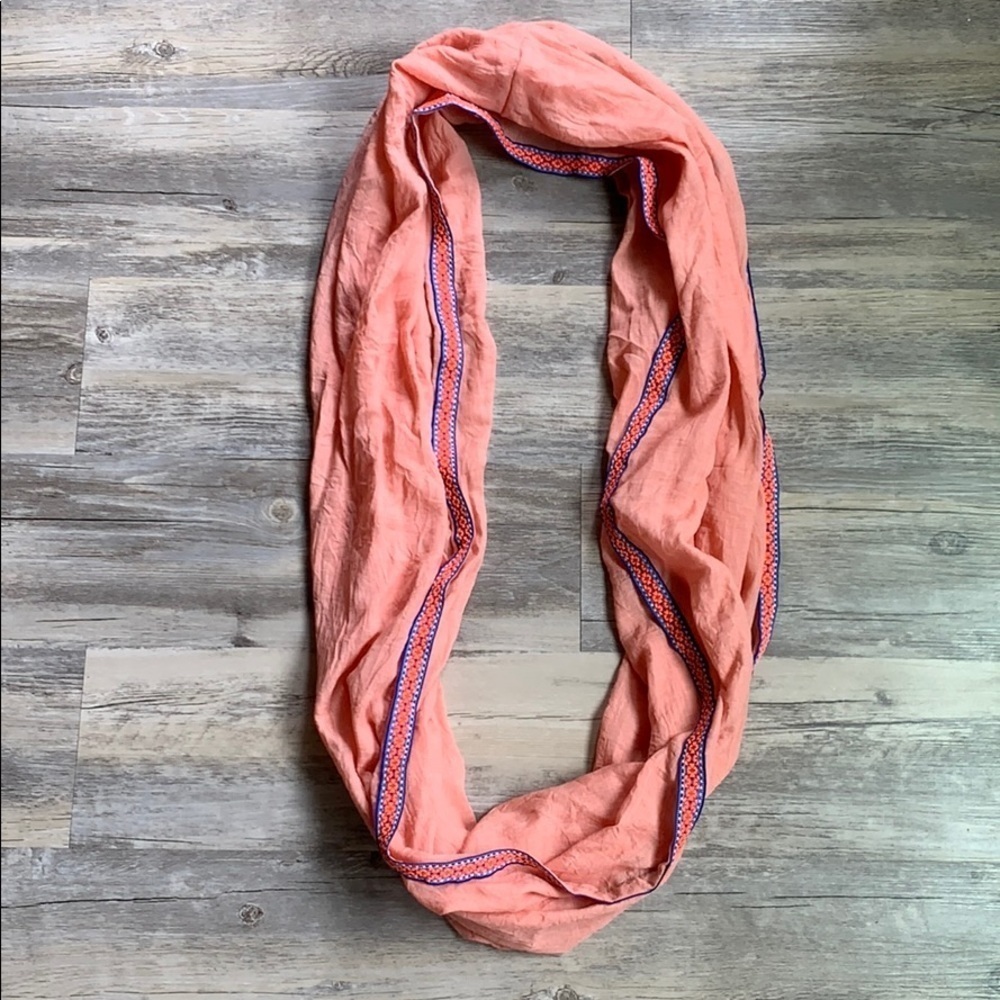 Women's Charlotte Russe Infinity Scarf - Picture 2 of 5